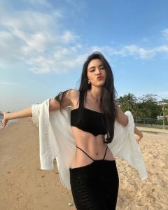 ใหม่ ดาวิกา 12