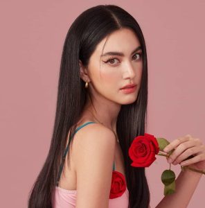 ใหม่ ดาวิกา