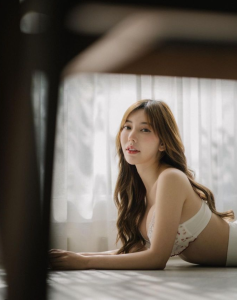 แชมป์ เอมมิฏาภ์ ถ่ายภาพ 18+