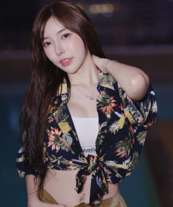 แชมป์ เอมมิฏาภ์ ประวัติ