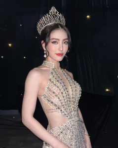 มีนา ริณา ดีเจเพชรจ้า