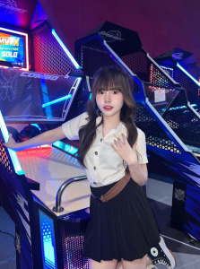 เลม่อน มณฑิตา ชุดนักศึกษา