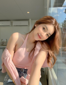 น้องชาครีม ประวัติ