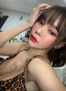 หญิง กนกพร นม